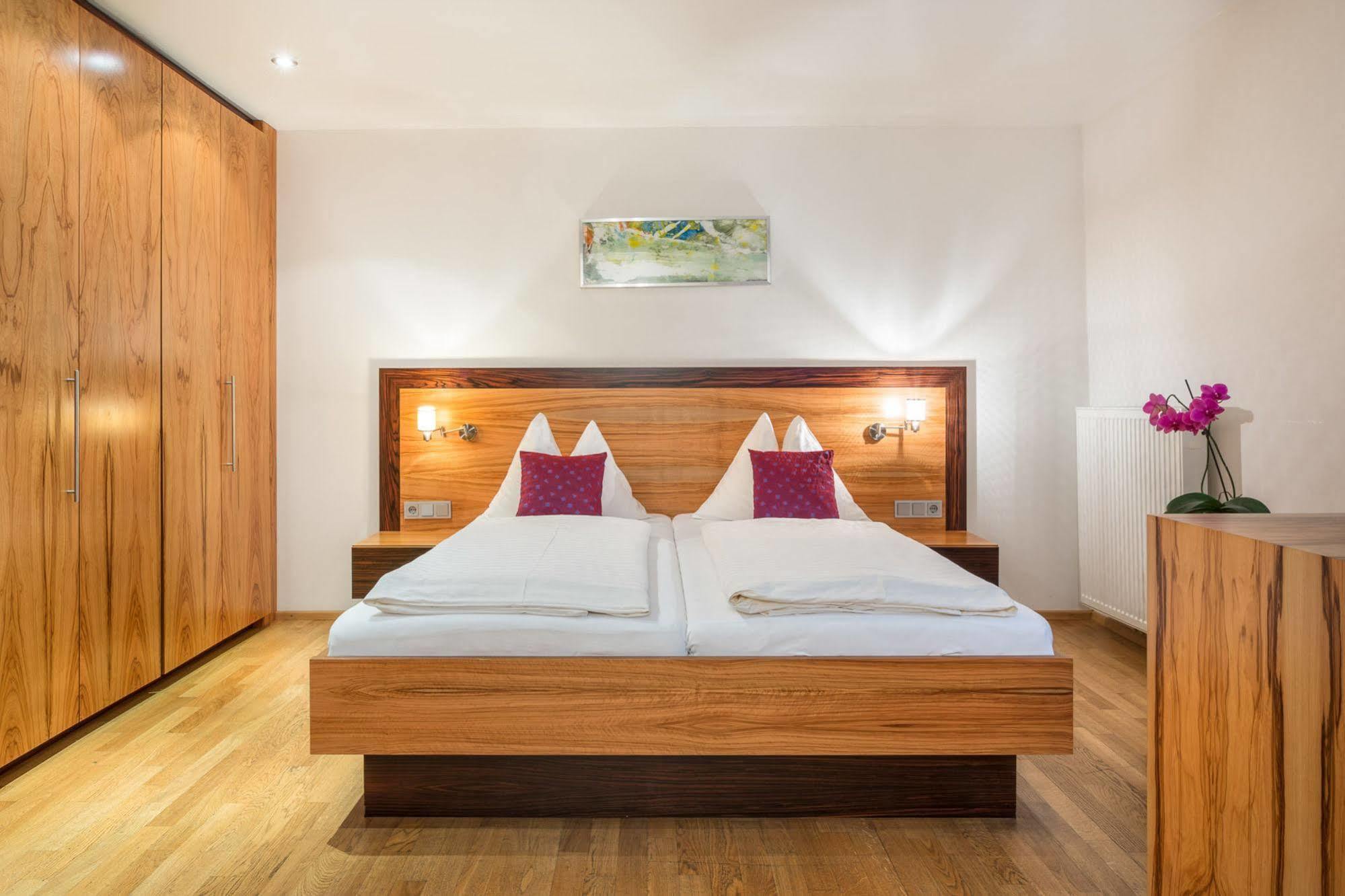 Hotel Badhaus เซลล์อัมเซ ภายนอก รูปภาพ